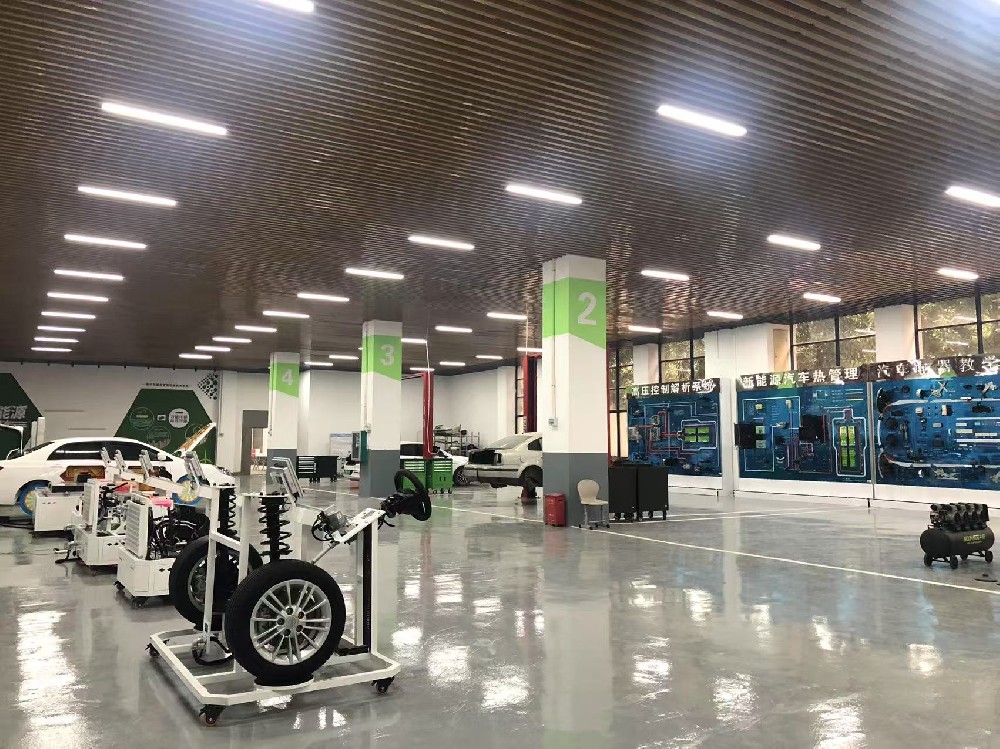 新能源汽车实训室