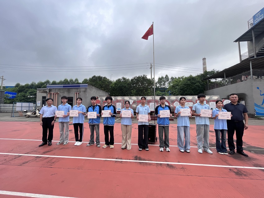 热烈祝贺！我校多名学生荣获2025-2026学年南宁市人民政府中等职业教育奖学金